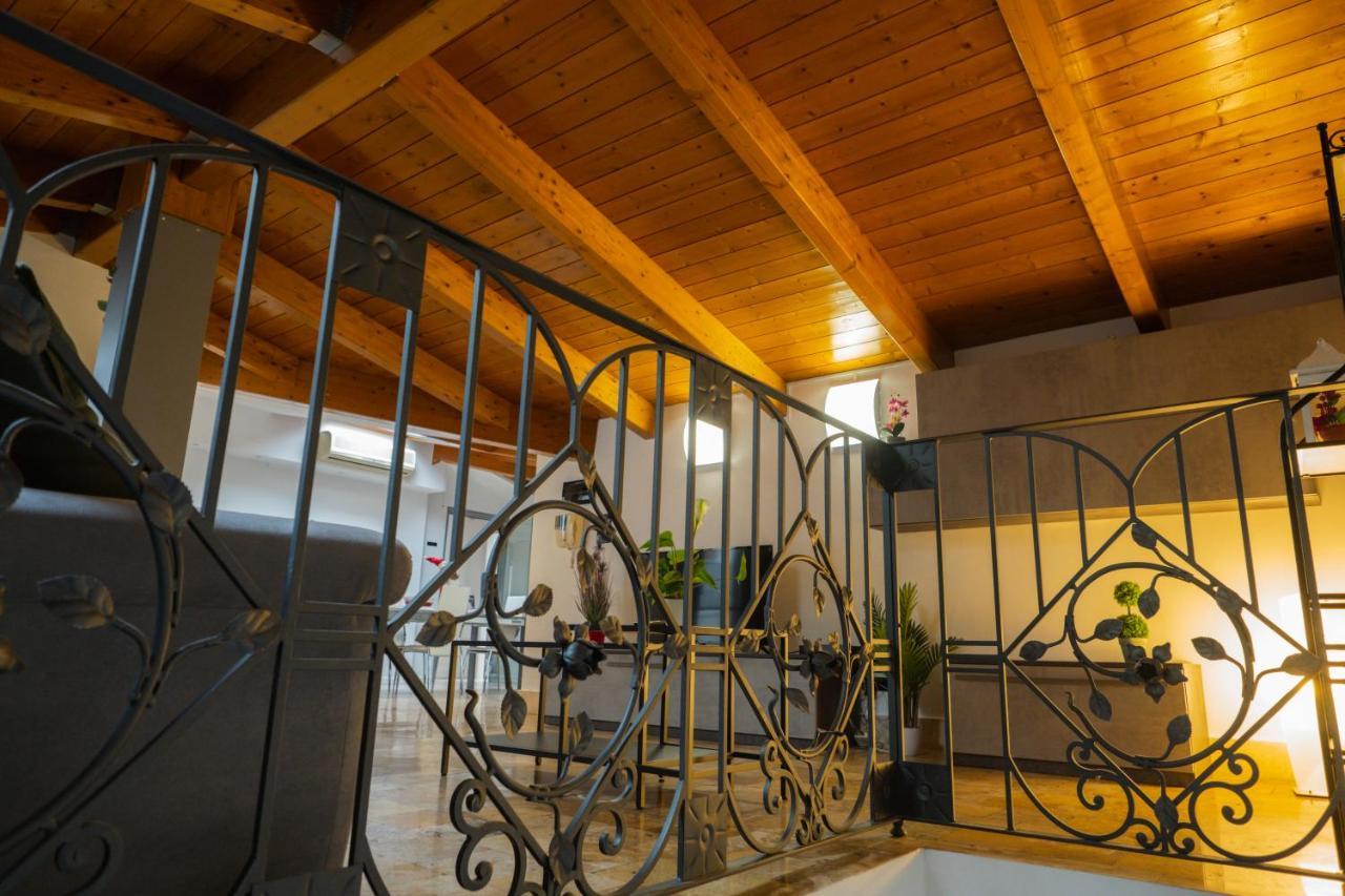 Palazzo Storico Di Nicola Bed & Breakfast